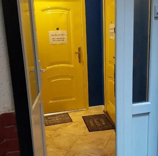 Yellow Blue شقة بودابست